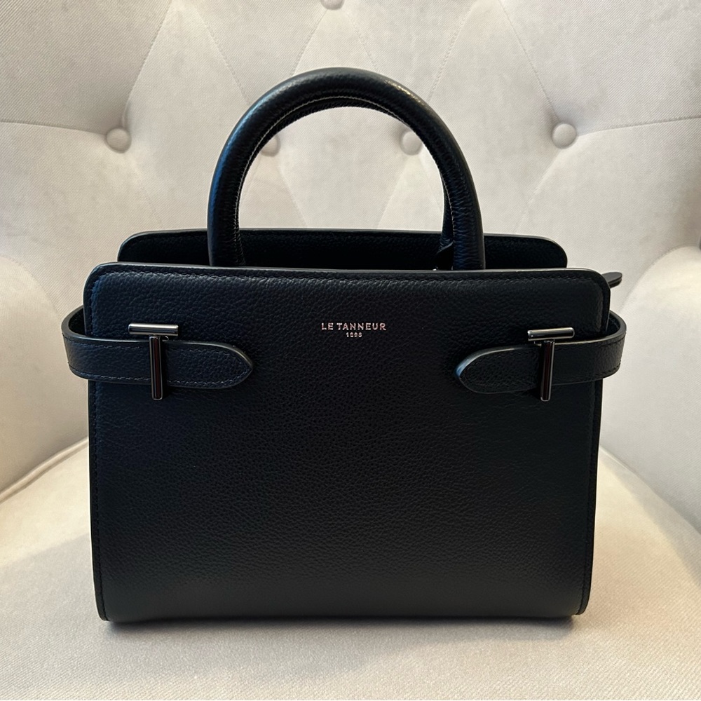 Le Tanneur Emilie small size in grained leather.
